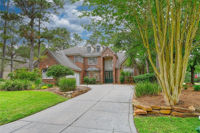 2 Woodmere Pl — Wdlnds Village Cochrans Cr 21