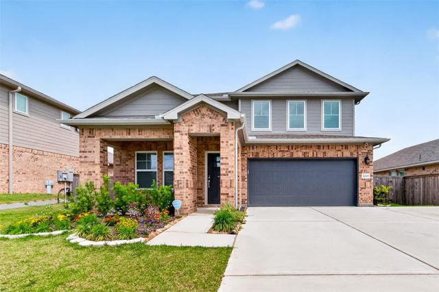 12119 Rushing Ridge Dr — Heights of Barbers Hill
