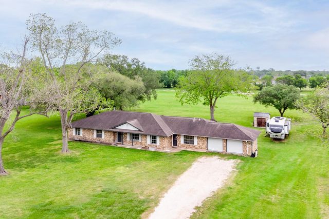 2821 Harkey Rd — Figland Orchard