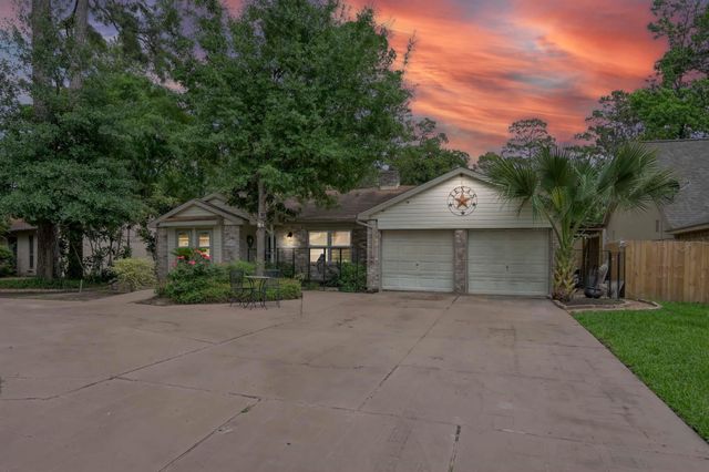 22714 Canyon Lake Dr — Timber Lane