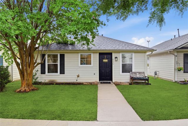 6136 Lone Prairie Way — Lakeville Sec 02 Amd