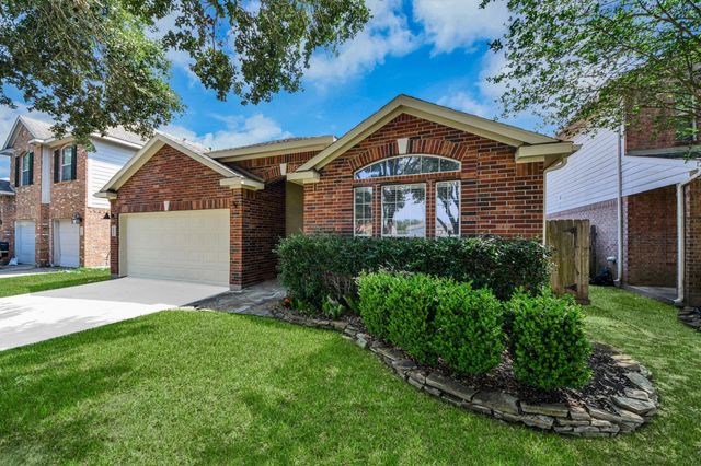 2439 Marquette Trl — Parkway Oaks Sec 3