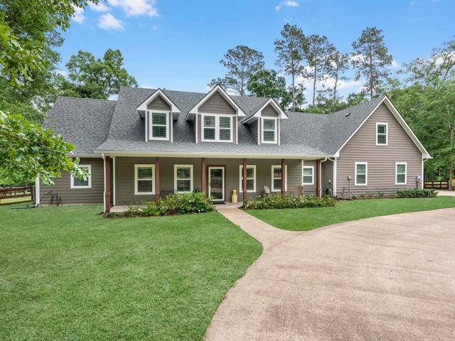 210 Creekside Dr — Country Forest 02