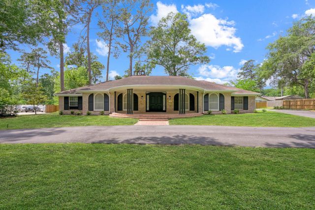 3 Briarwood Dr — Briarwood