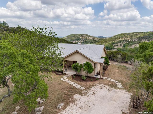 101 MOUNTAIN TOP DR — Sparkling Springs