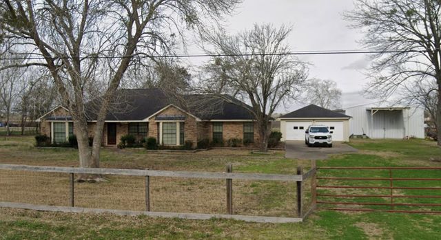 6718 Kari Ln — Lake Creek