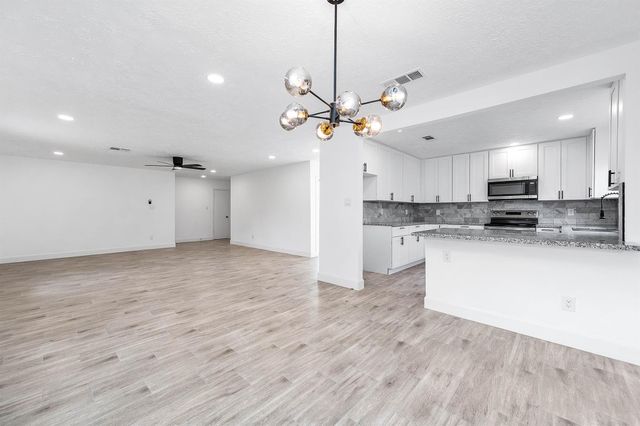 10402 Rancho Bernardo Ln — Townewest Sec 2