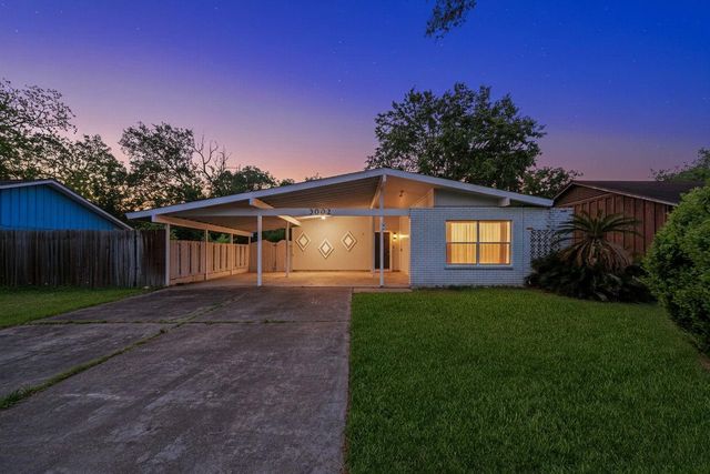 3002 Newcastle Dr — Fair Park