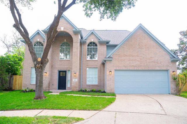 15603 Edgemere Ct Ct — Village Of Oak Lake Sec 2