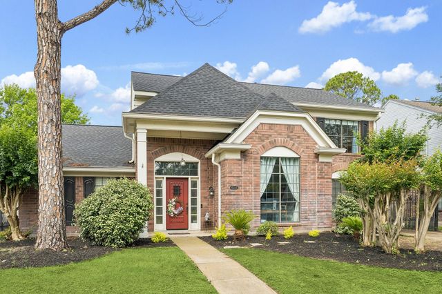 15223 Evergreen Knoll Ln — Fairfield