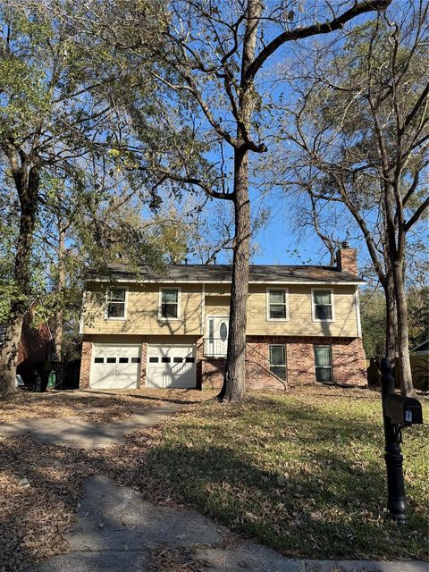 3918 Cedar Forest Dr — Elm Grove Village Sec 01