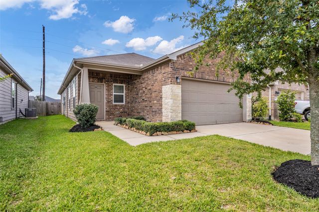 25703 Bottlebrush Sedge St — Katy Xing Sec 3