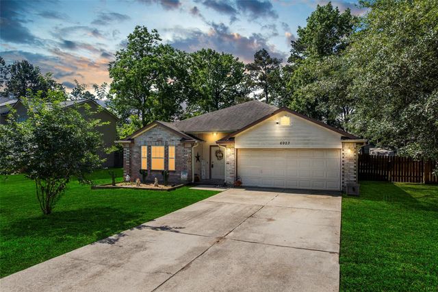 6923 Grant Dr — Woodland Oaks