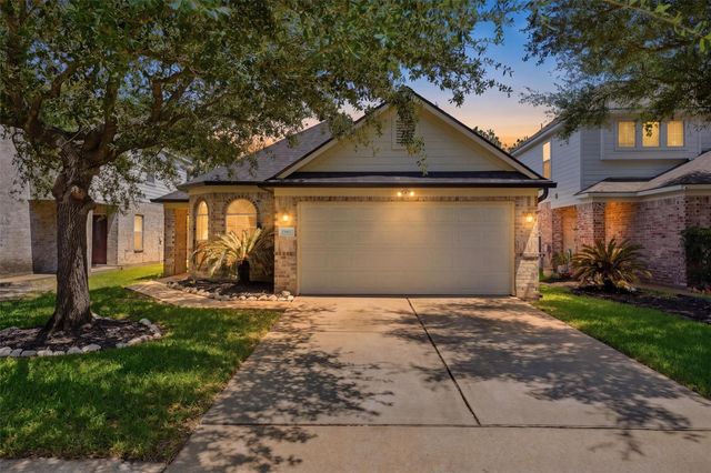 15410 Hickory Dale St — Villages/Cypress Lakes Sec 09