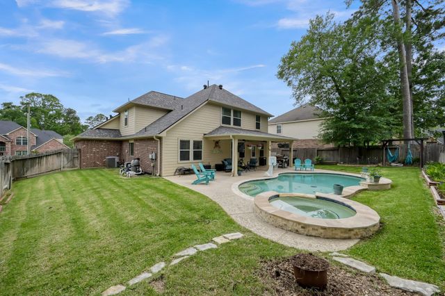 40 Westchester Dr — Panorama-Westchester