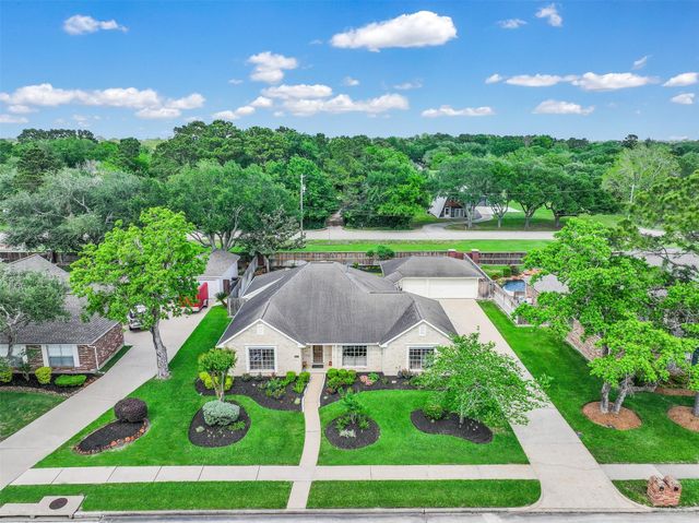 1007 Sable Dr — Sablewood