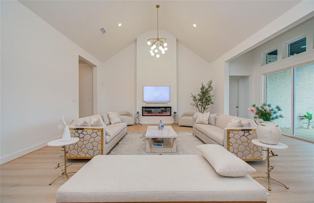 1310 Timber Shores Dr — Sienna