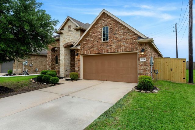 2005 Sunset Terrace Ln — Encalve at Highland Glen