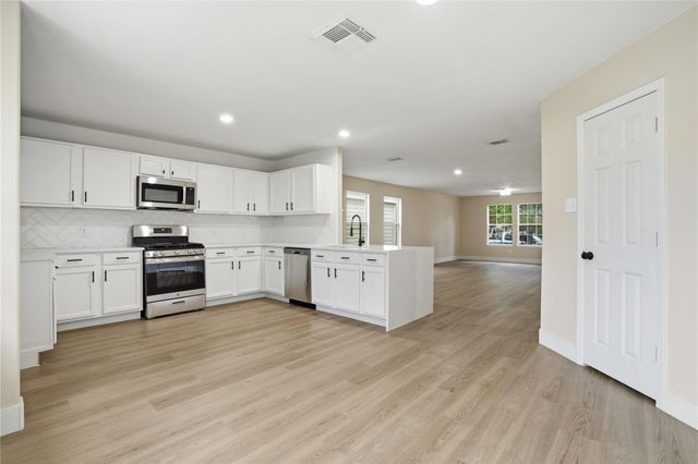 6515 Gorton Dr — Bear Crk Mdws