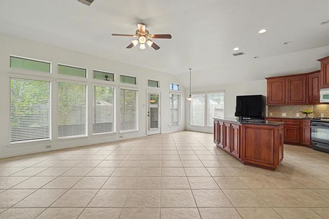 3124 Crystal Cascade Ln — South Shore Harbour