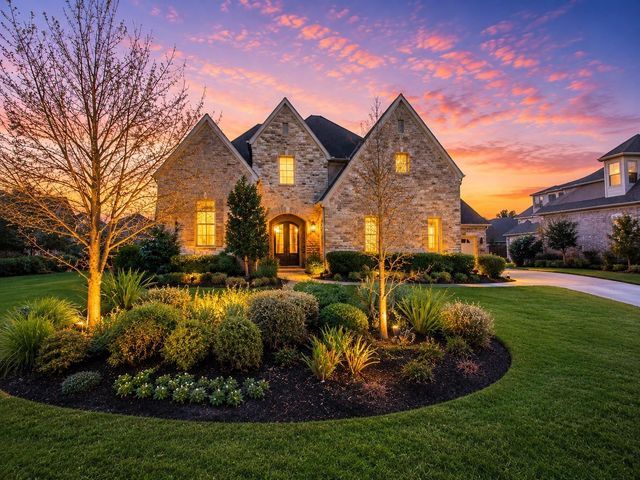 2203 Flameleaf Ct — Stillwater