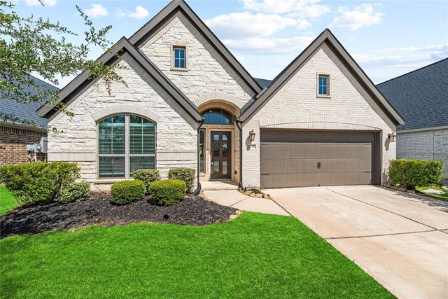 28714 Wildthorne Ct — Firethorne