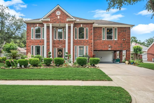 16303 Avenplace Rd — Lakewood Park