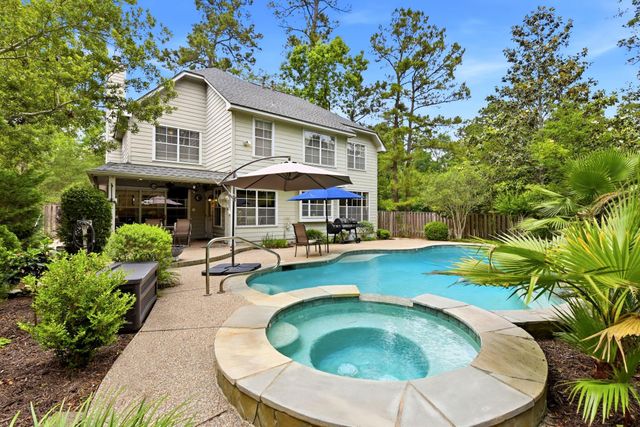 38 Dovewing Pl — Wdlnds Village Alden Br 06