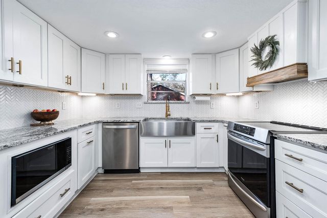 26715 Maplewood Dr — Oak Ridge North 05
