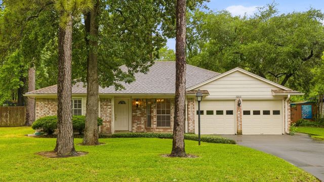 26503 Hillside Dr — Oak Ridge North 06