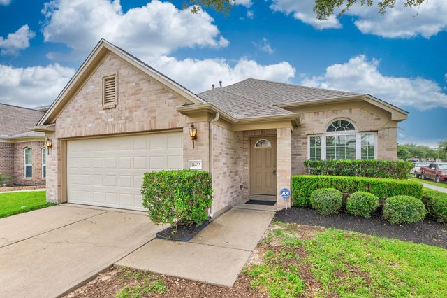 14423 Idylwild Wood Way — Villages/Cypress Lakes Sec 11