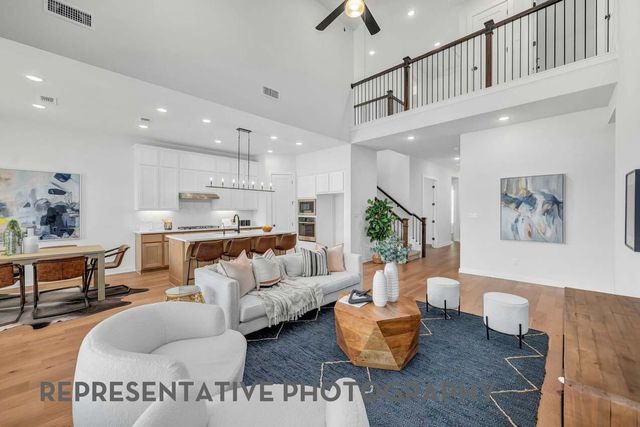 21230 Natalia Grv — Emory Glen