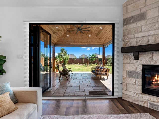 7310 Kingbird Cove Ct — Elyson