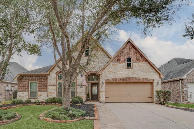 28915 Davenport Dr — Firethorne