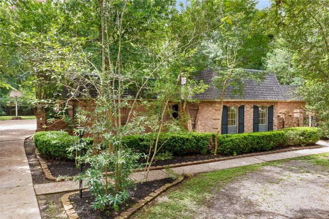 1216 Oak Hollow Dr — Oak Hollow