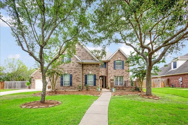 2902 Autumn Crest Dr — Autumn Creek Sec 07