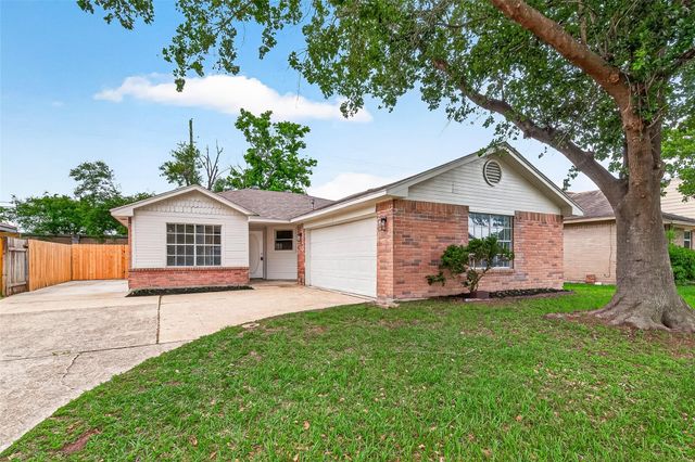 18611 Spinney Lane Dr — Paddock Sec 01