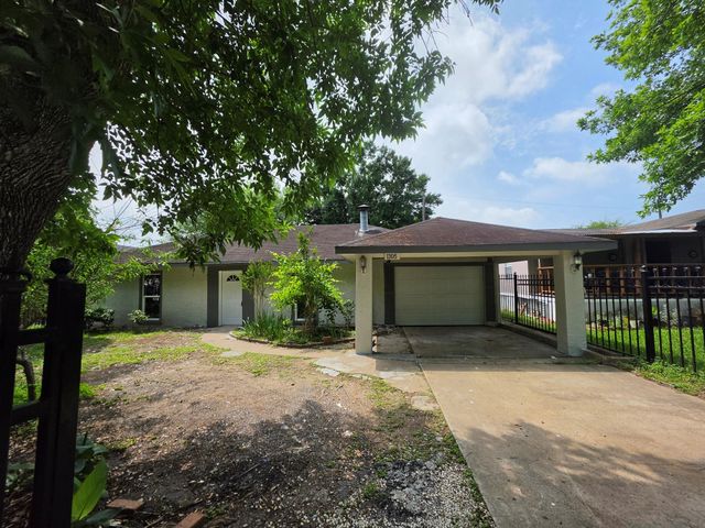 1305 Winchester Dr — Heritage Heights