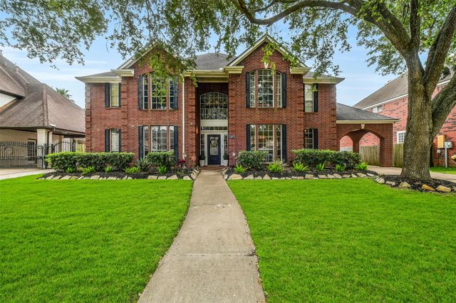 2403 N Lake Front Dr — The Lakefront