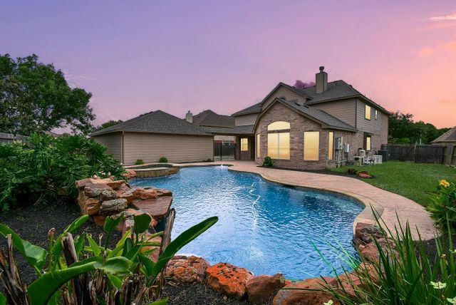 12002 Cedar Creek Dr — Shadow Creek Ranch Sf1-Sf2-Sf3