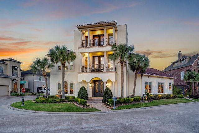 1410 Oceanside Ln — Marina Village