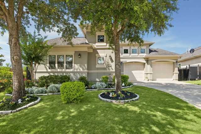 3914 Louvre Ln — Royal Oaks Country Club