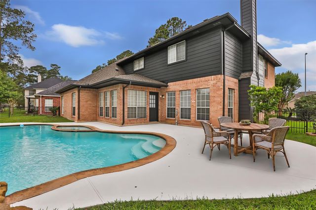 8602 Malardcrest Dr — Walden On Lake Houston