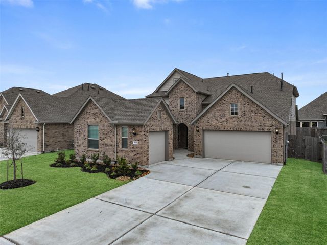 805 Westwood Dr — Westwood