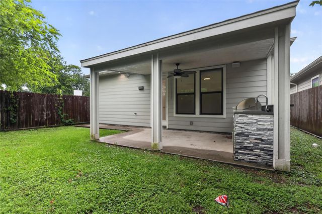 3267 Simmons St — Forest Home