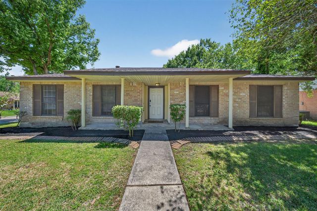 4538 Burkegate Dr — Birnam Wood Sec 03