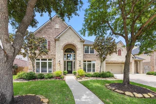 2218 Monarch Terrace Dr — Firethorne