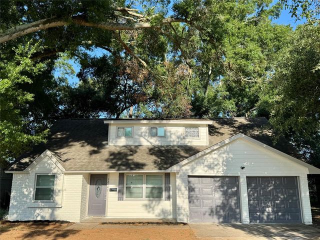 12442 Ashcroft Dr — Westbury South