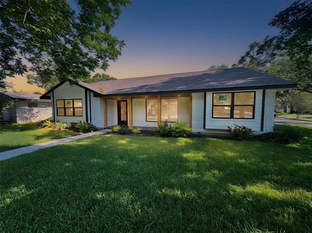 5102 Kinglet St — Westbury Sec 01