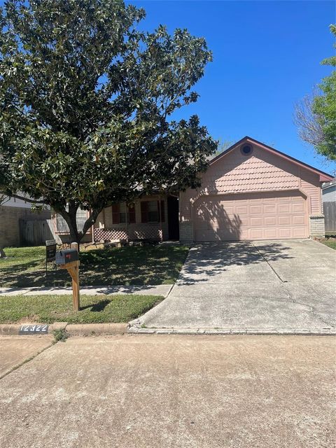 12322 White River Dr — Three Lakes Sec 01